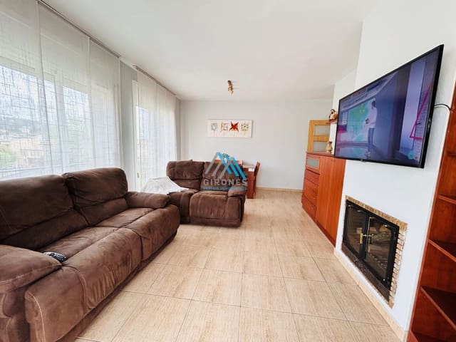 3 makuuhuone Asunto vuokrattavana paikassa Santa Cristina d'Aro - 1 100 € (Ref: 9890754)