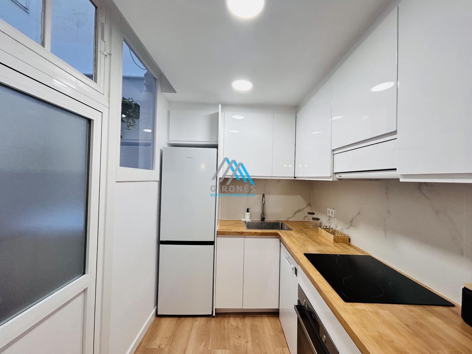 2 slaapkamer Appartement te huur in Sant Feliu de Guixols - € 1.900 (Ref: 9890755)