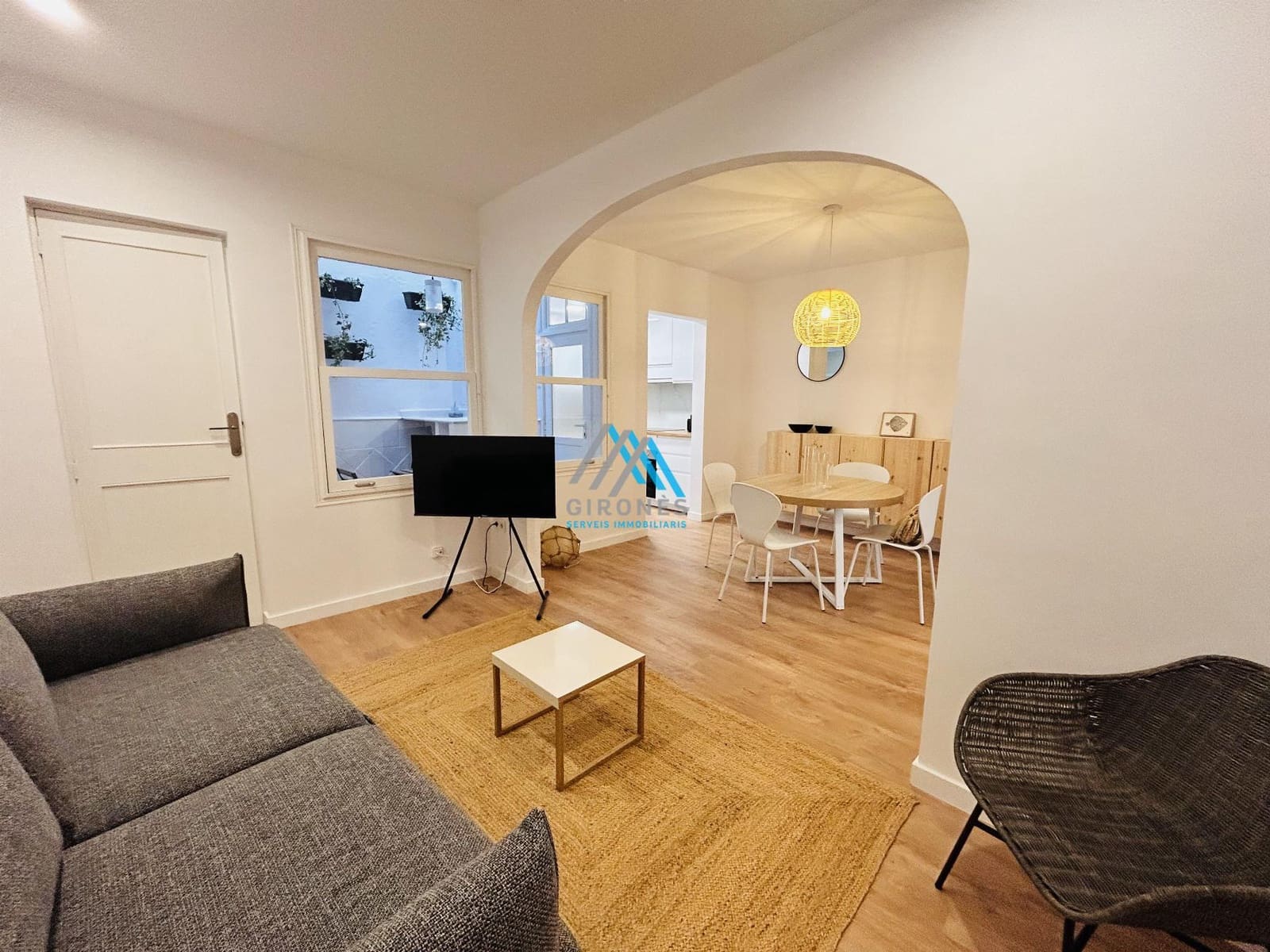 2 slaapkamer Appartement te huur in Sant Feliu de Guixols - € 1.900 (Ref: 9890755)