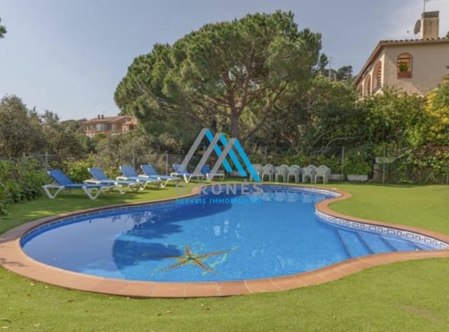 7 soverom Villa til salgs i Platja d'Aro, Castell-Platja d'Aro med svømmebasseng garasje - € 990 000 (Ref: 9890756)