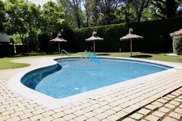 3 soverom Leilighet til leie i S'Agaro, Castell-Platja d'Aro med svømmebasseng garasje - € 1 350 (Ref: 9890758)