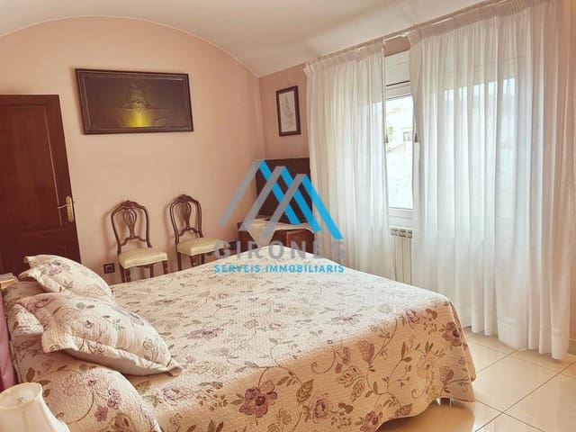 4 Zimmer Haus zu verkaufen in Santa Cristina d'Aro mit Garage - 349.000 € (Ref: 9890759)