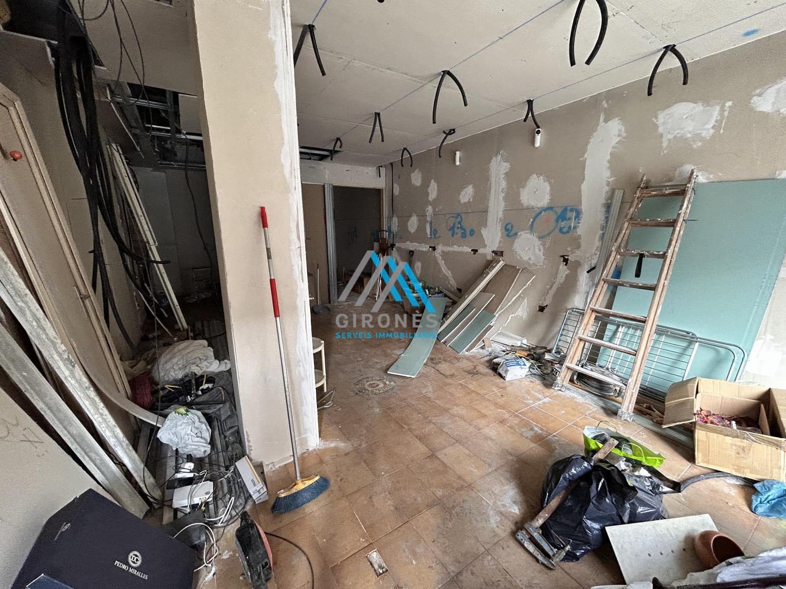 2 soveværelse Erhverv til salg i Cassa de la Selva - € 59.000 (Ref: 9890763)