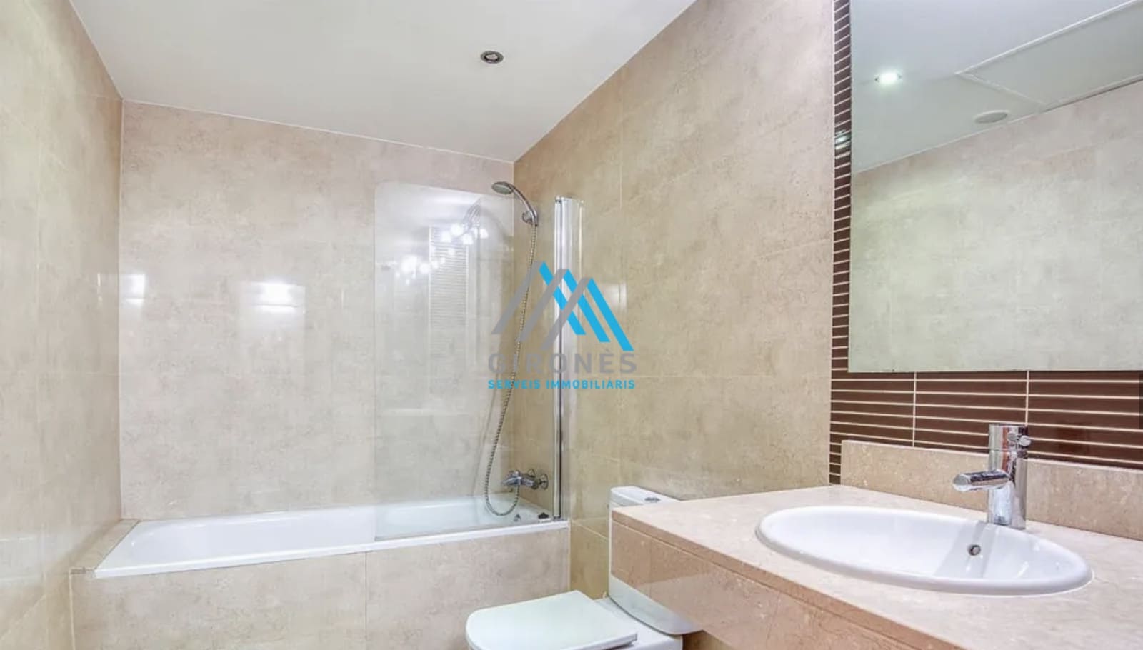 3 soveværelse Lejlighed til salg i Sant Feliu de Guixols med swimmingpool garage - € 375.000 (Ref: 9890769)