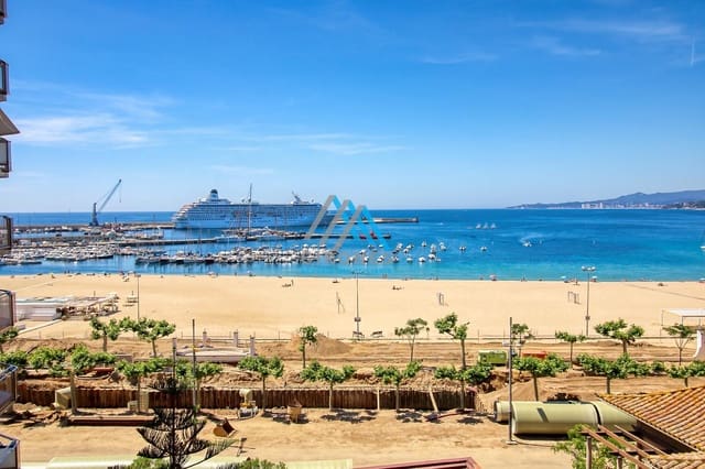 3 bedroom Apartment for sale in Palamós with garage - € 585,000 (Ref: 9890770)