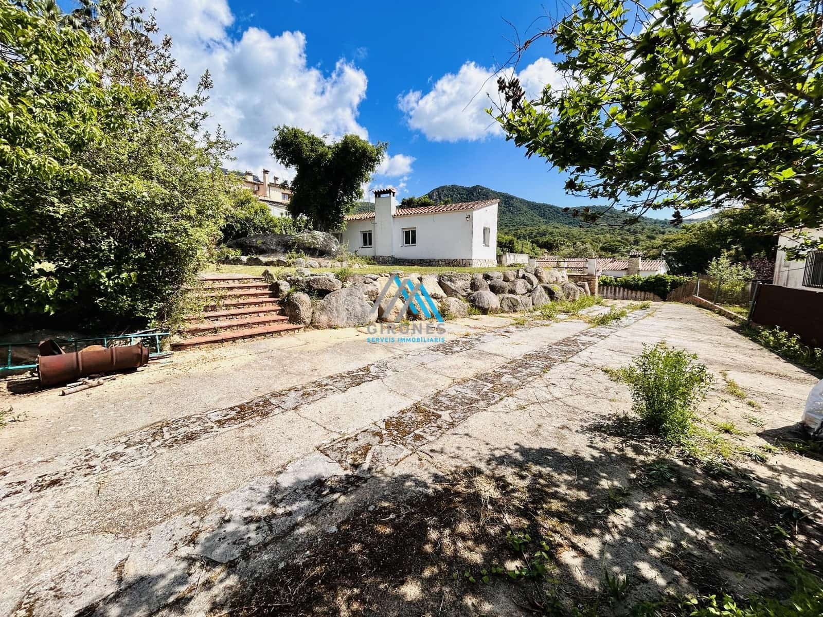 3 sovrum Villa till salu i Roca de Malvet med garage - 330 000 € (Ref: 9890778)