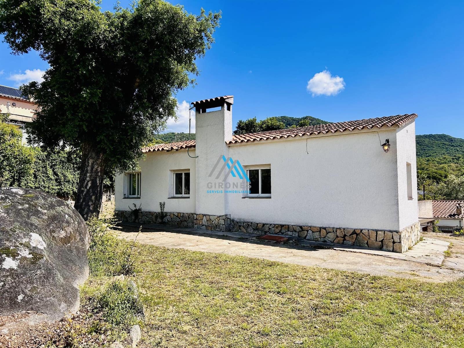 3 sovrum Villa till salu i Roca de Malvet med garage - 330 000 € (Ref: 9890778)