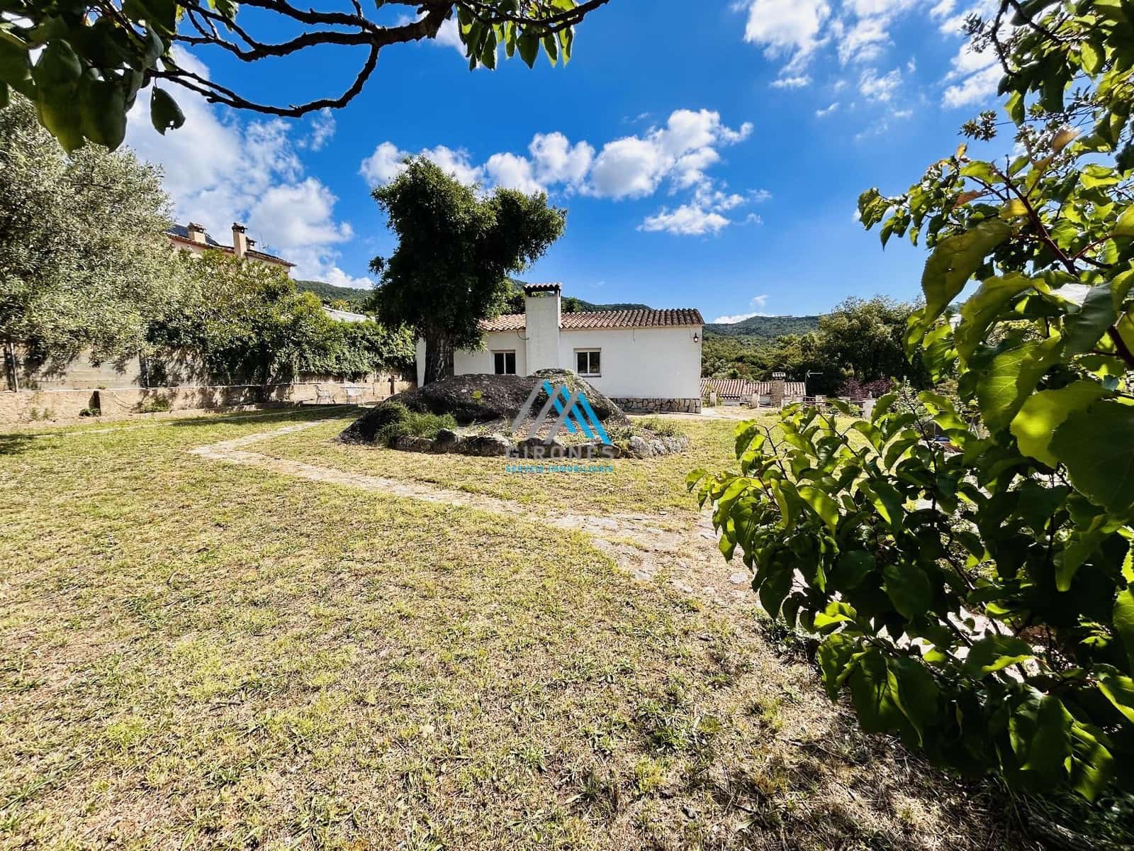 3 sovrum Villa till salu i Roca de Malvet med garage - 330 000 € (Ref: 9890778)