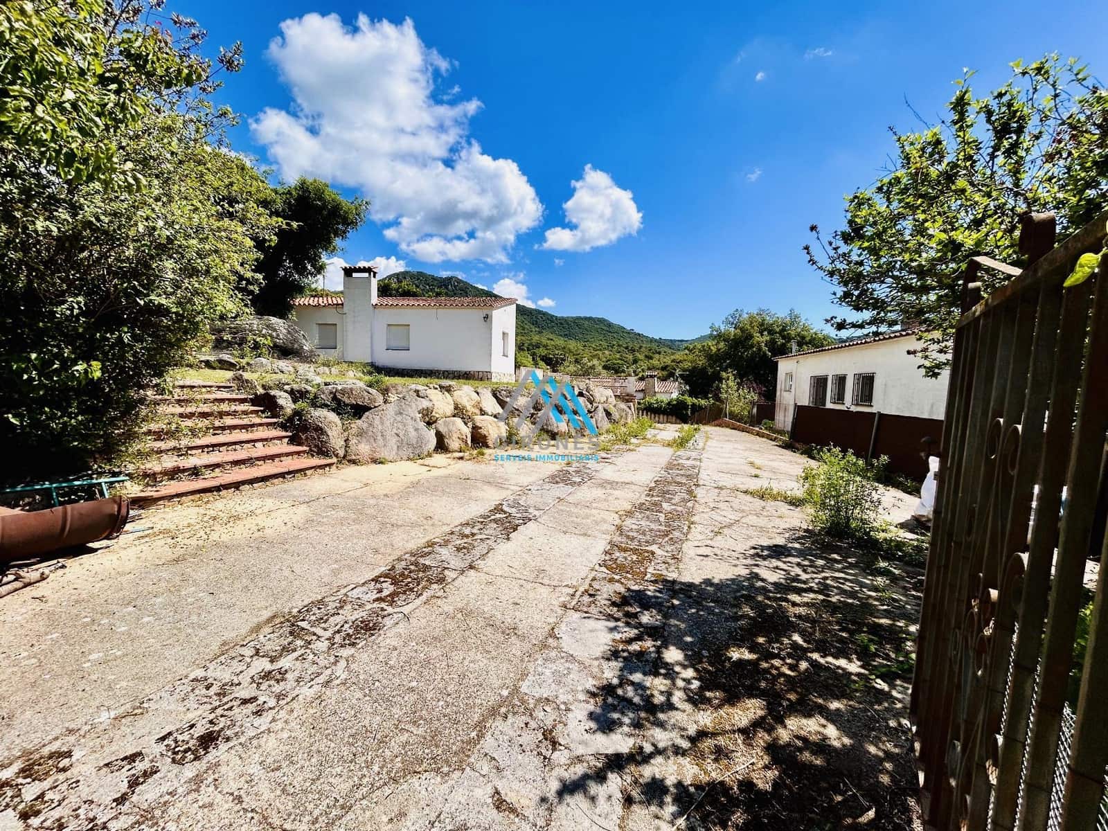 3 sovrum Villa till salu i Roca de Malvet med garage - 330 000 € (Ref: 9890778)