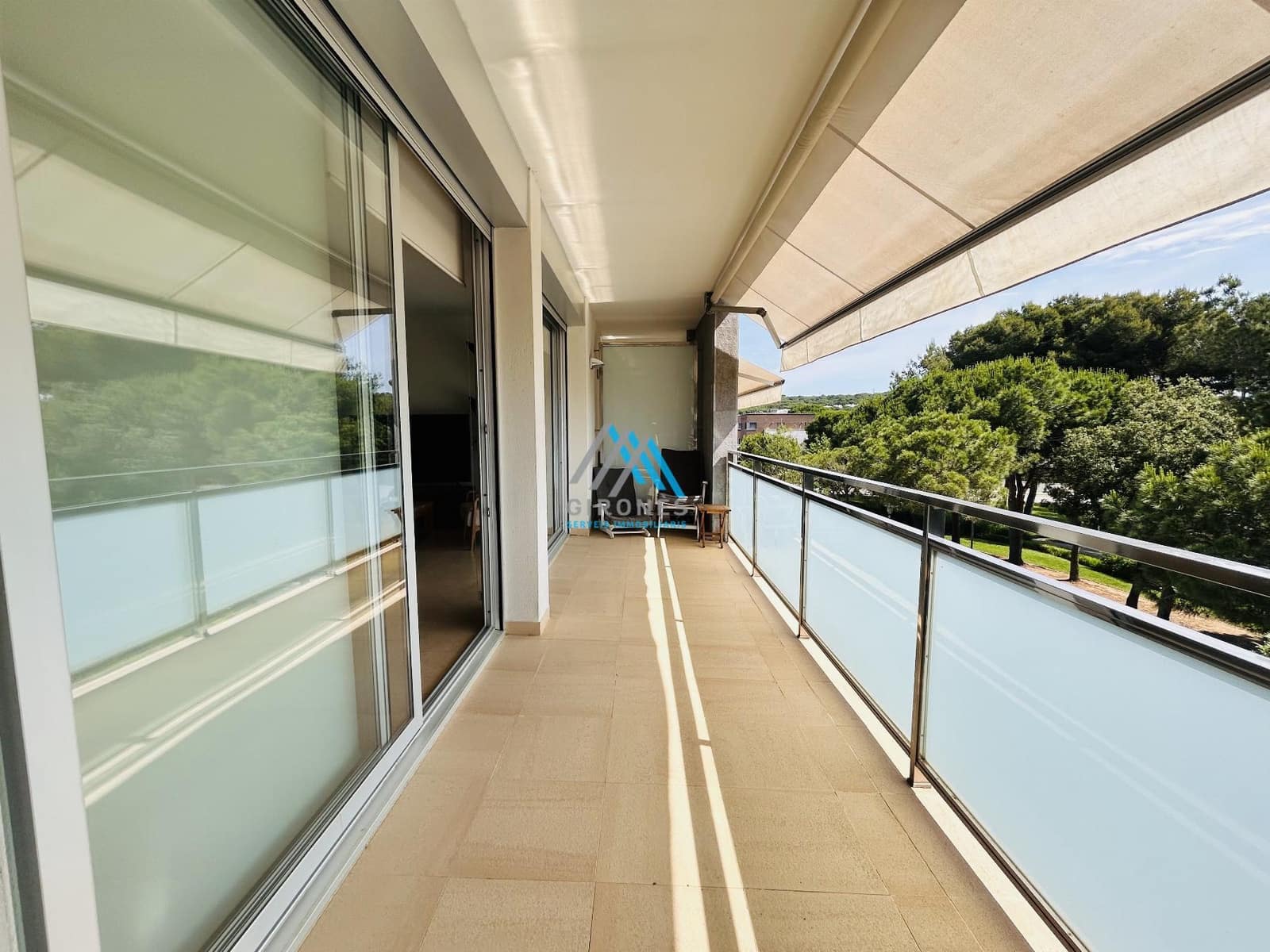 3 sypialnia Penthouse na sprzedaż w S'Agaro z basenem garażem - 550 000 € (Ref: 9890780)