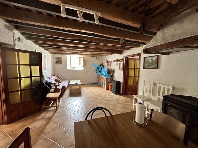 4 slaapkamer Huis te koop in Sant Feliu de Guíxols - € 250.000 (Ref: 9890785)