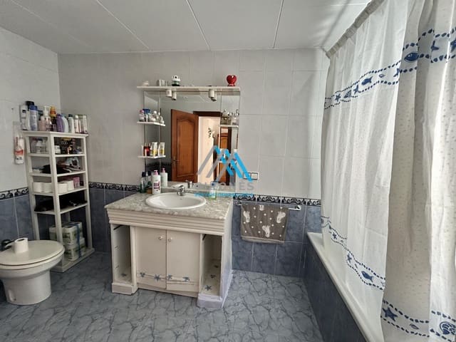 4 slaapkamer Huis te koop in Sant Feliu de Guíxols - € 250.000 (Ref: 9890785)