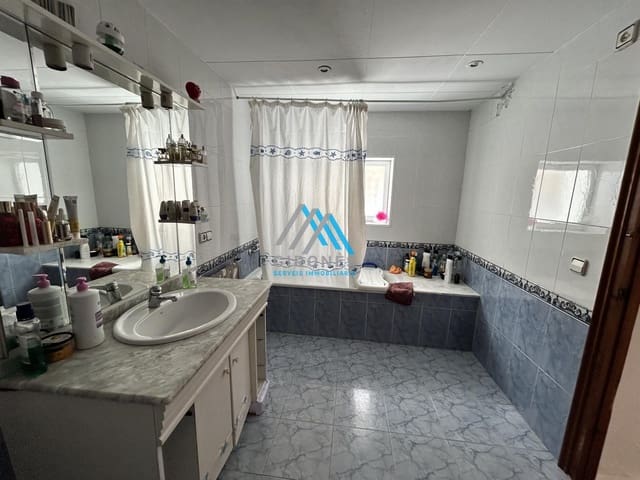4 slaapkamer Huis te koop in Sant Feliu de Guíxols - € 250.000 (Ref: 9890785)