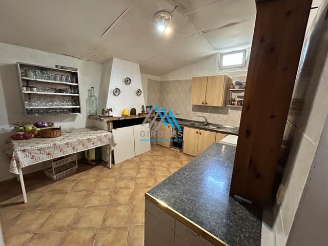4 slaapkamer Huis te koop in Sant Feliu de Guíxols - € 250.000 (Ref: 9890785)