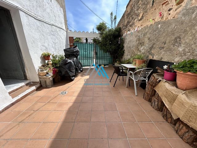 4 slaapkamer Huis te koop in Sant Feliu de Guíxols - € 250.000 (Ref: 9890785)