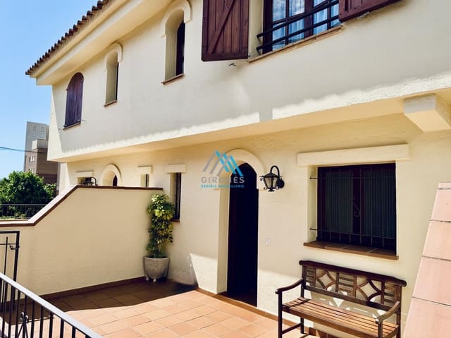 3 soverom Kjedet enebolig til leie i Sant Antoni de Calonge, Calonge i Sant Antoni med svømmebasseng garasje - € 5 000 (Ref: 9909779)