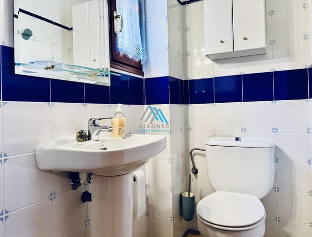 3 soverom Kjedet enebolig til leie i Sant Antoni de Calonge, Calonge i Sant Antoni med svømmebasseng garasje - € 5 000 (Ref: 9909779)
