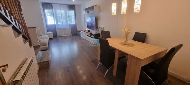 3 soverom Rekkehus til leie i Sant Feliu de Guíxols med garasje - € 7 900 (Ref: 9909780)