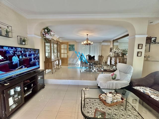 5 camera da letto Villetta Bifamiliare in vendita in Santa Cristina d'Aro con piscina - 530.000 € (Rif: 9909781)