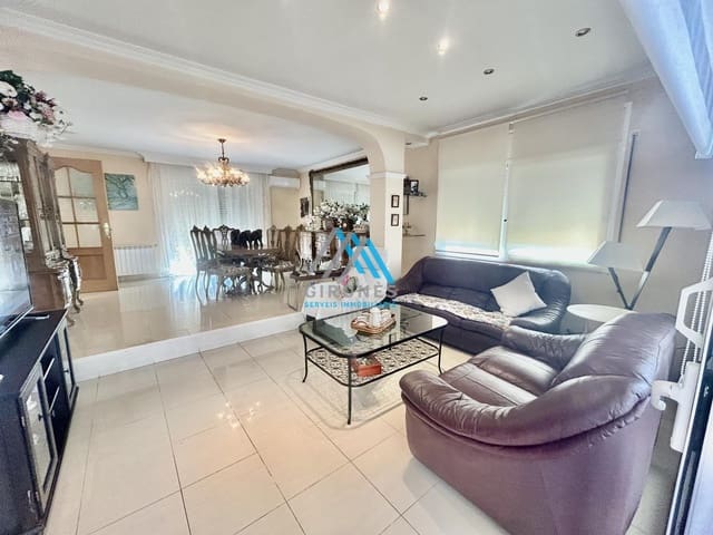 5 camera da letto Villetta Bifamiliare in vendita in Santa Cristina d'Aro con piscina - 530.000 € (Rif: 9909781)