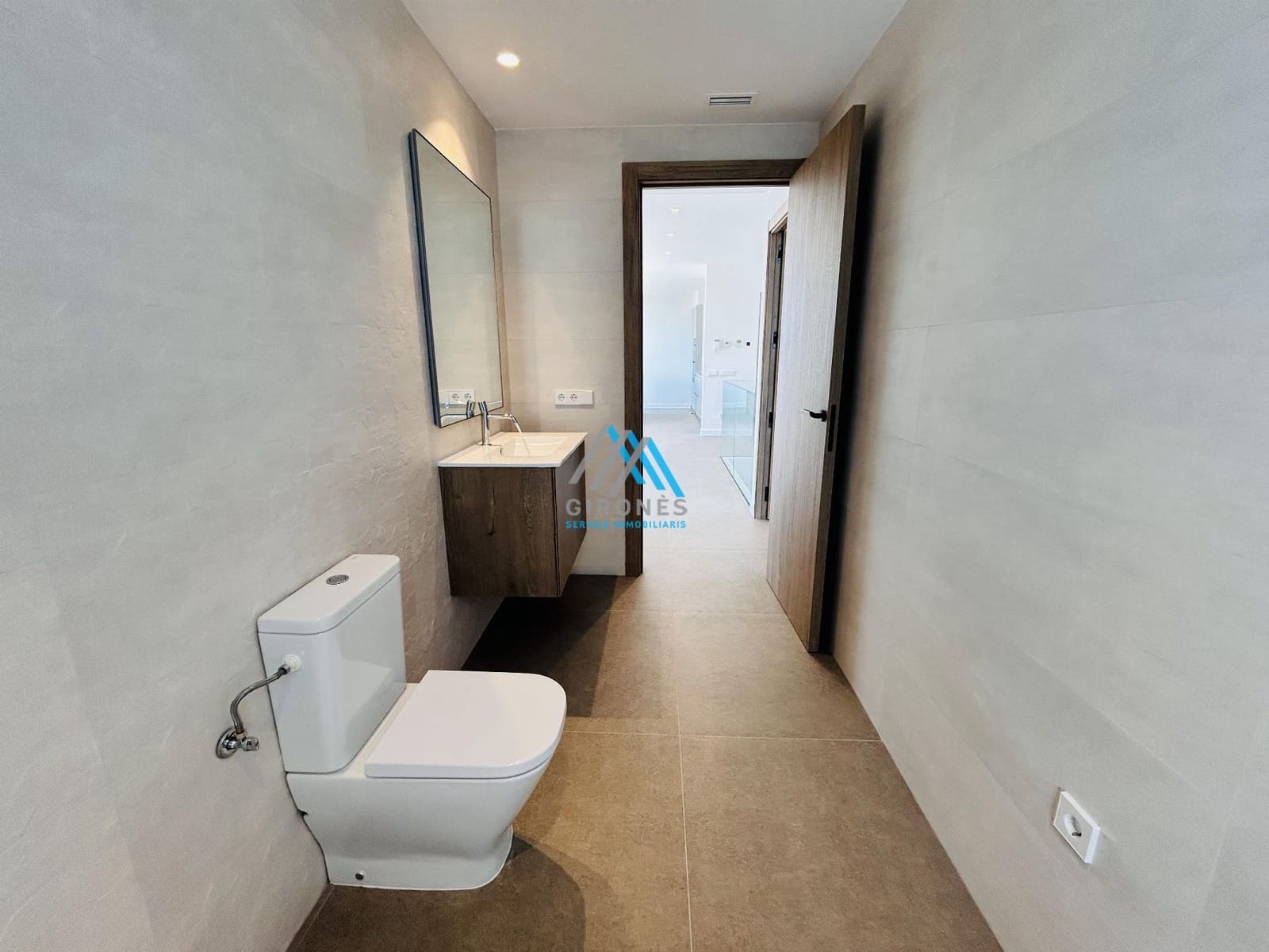 Villa for sale in S'Agaro with pool - € 1,300,000 (Ref: 9927588)