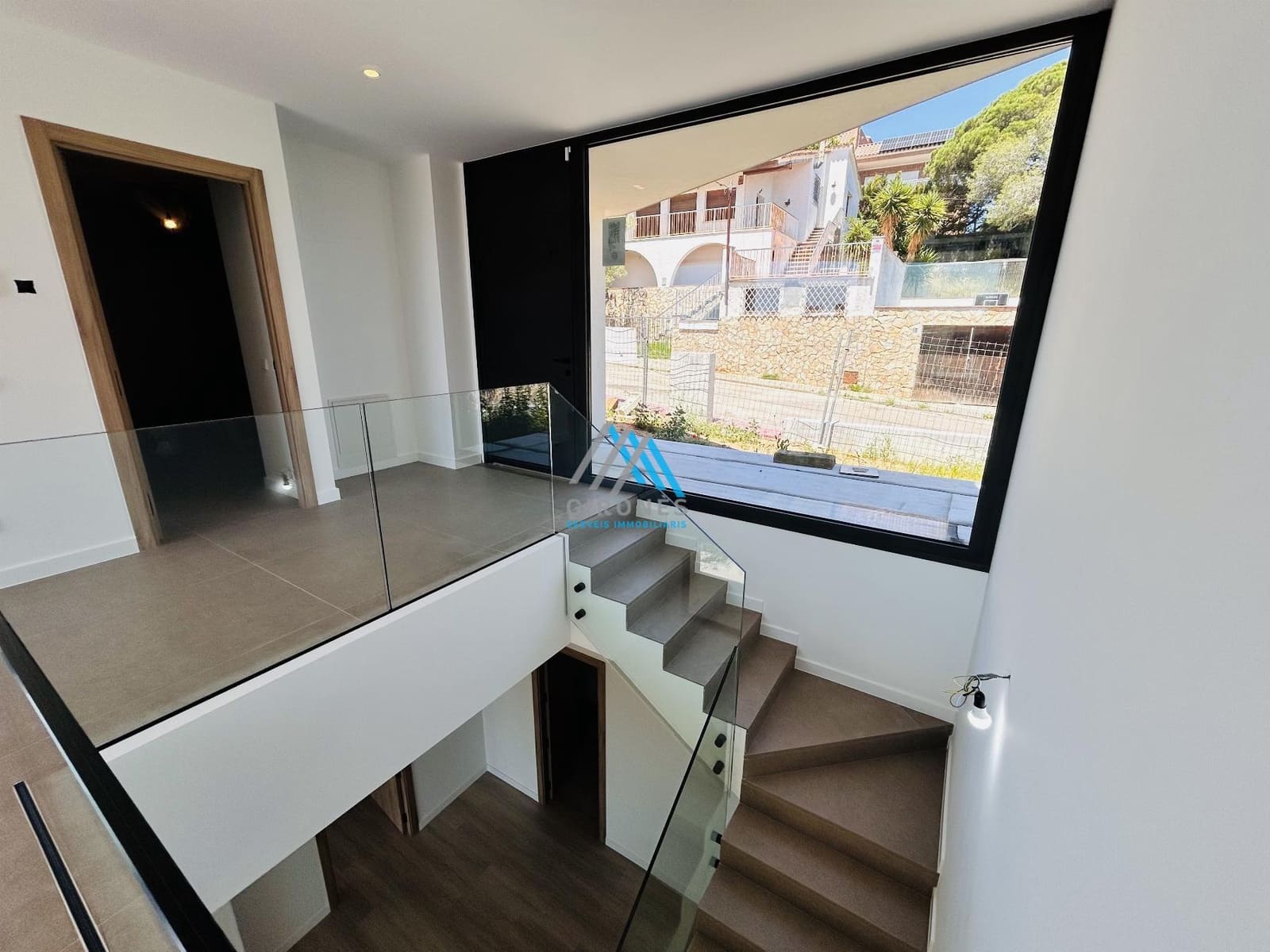 Villa for sale in S'Agaro with pool - € 1,300,000 (Ref: 9927588)