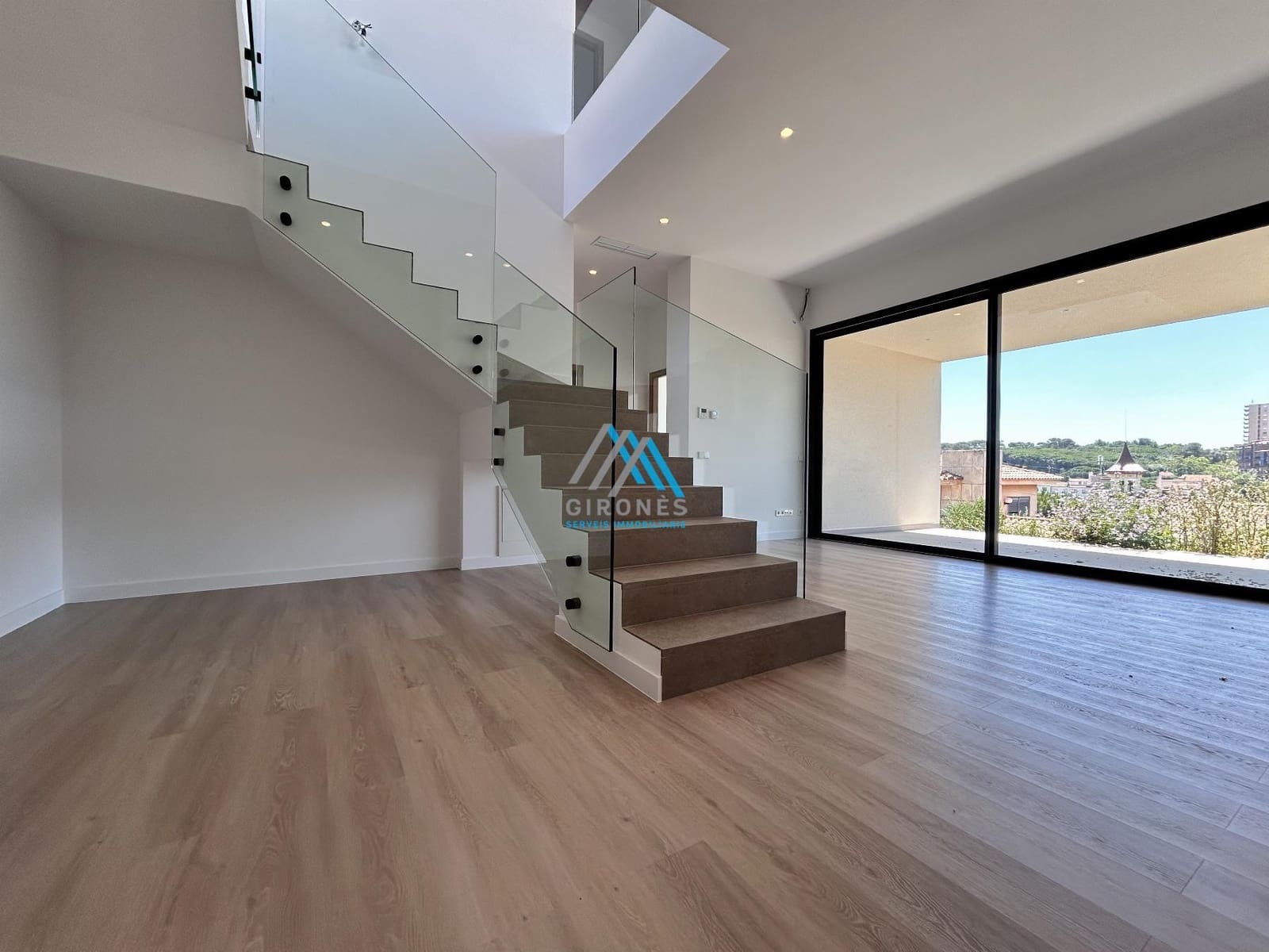 Villa for sale in S'Agaro with pool - € 1,300,000 (Ref: 9927588)