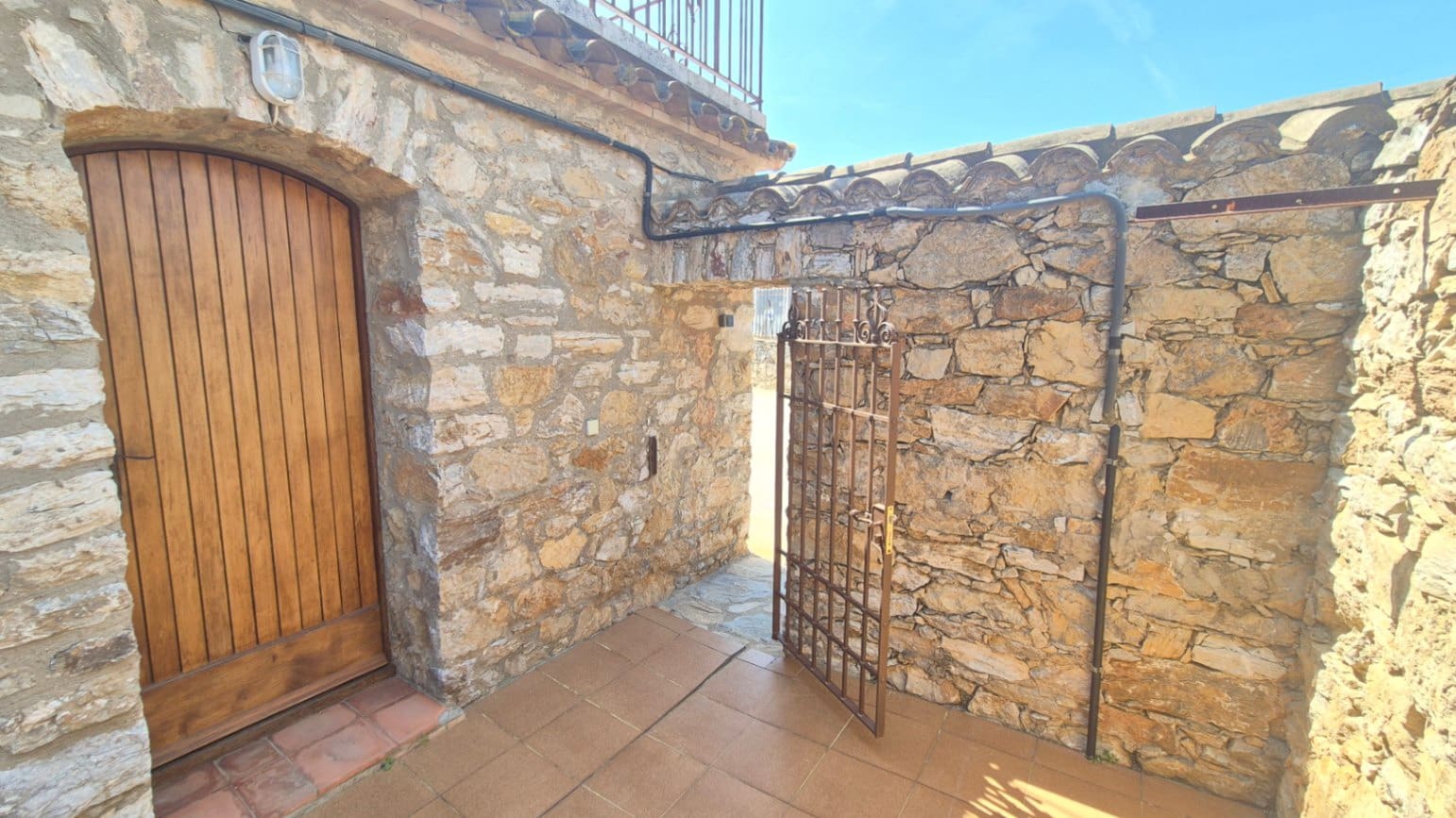 Villa for sale in Begur - € 1,300,000 (Ref: 9852206)