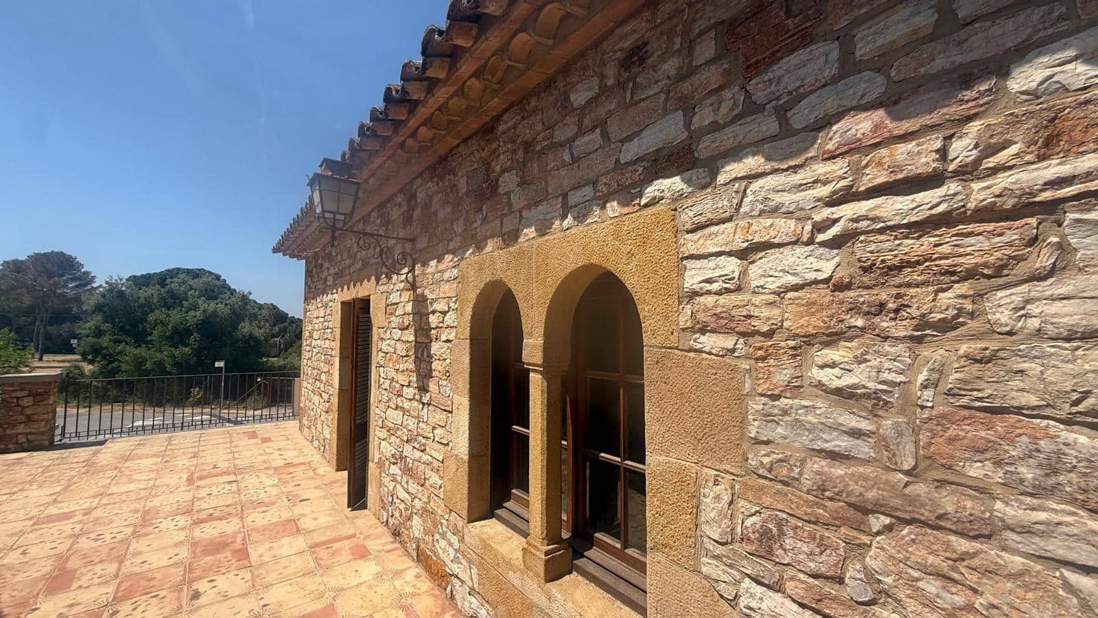 Villa for sale in Begur - € 1,300,000 (Ref: 9852206)