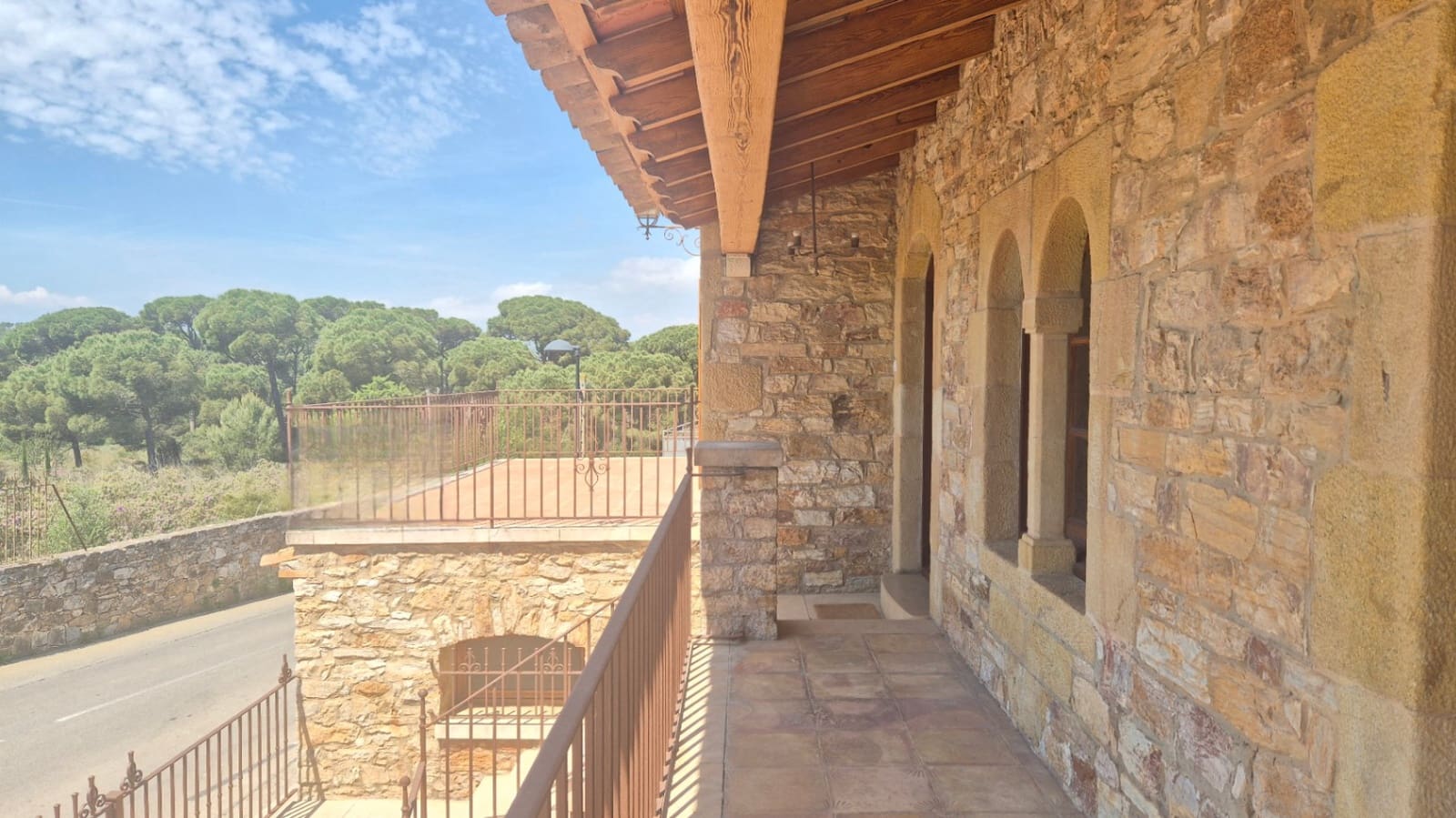 Villa for sale in Begur - € 1,300,000 (Ref: 9852206)