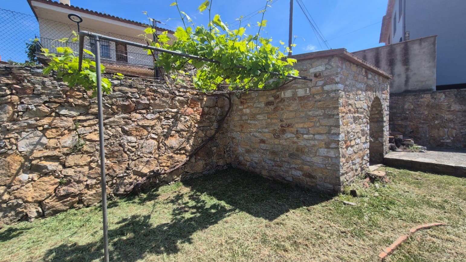Villa for sale in Begur - € 1,300,000 (Ref: 9852206)
