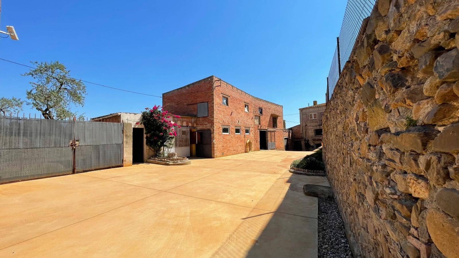 3 sovrum Finca/Hus på landet till salu i Cruilles Monells i Sant Sadurni de I'Heura med garage - 1 098 000 € (Ref: 9852210)