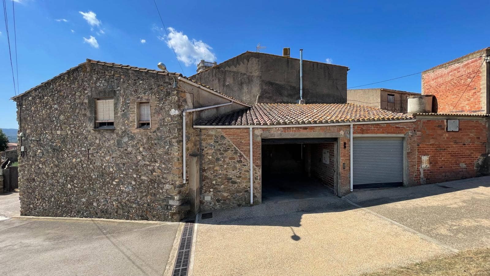 3 sovrum Finca/Hus på landet till salu i Cruilles Monells i Sant Sadurni de I'Heura med garage - 1 098 000 € (Ref: 9852210)