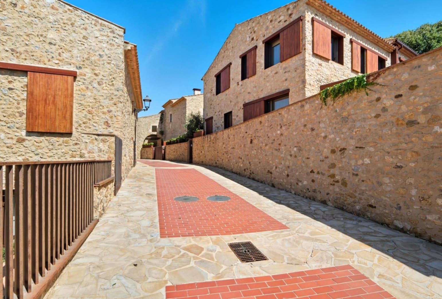 6 bedroom Finca/Country House for sale in Begur - € 1,090,000 (Ref: 9852212)