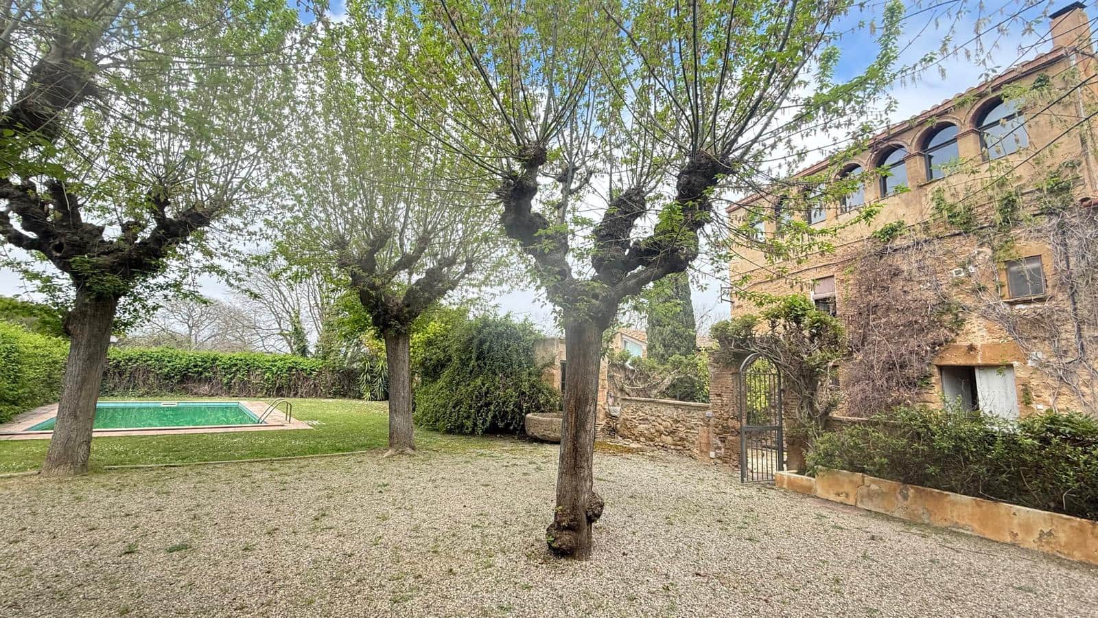 9 soveværelse Finca/Landehus til salg i Forallac med swimmingpool garage - € 2.650.000 (Ref: 9852213)