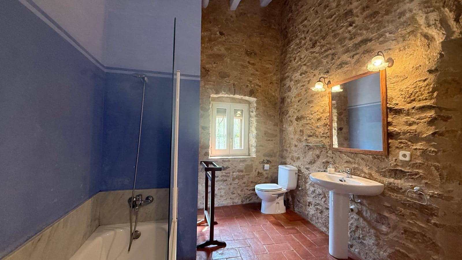 9 soveværelse Finca/Landehus til salg i Forallac med swimmingpool garage - € 2.650.000 (Ref: 9852213)