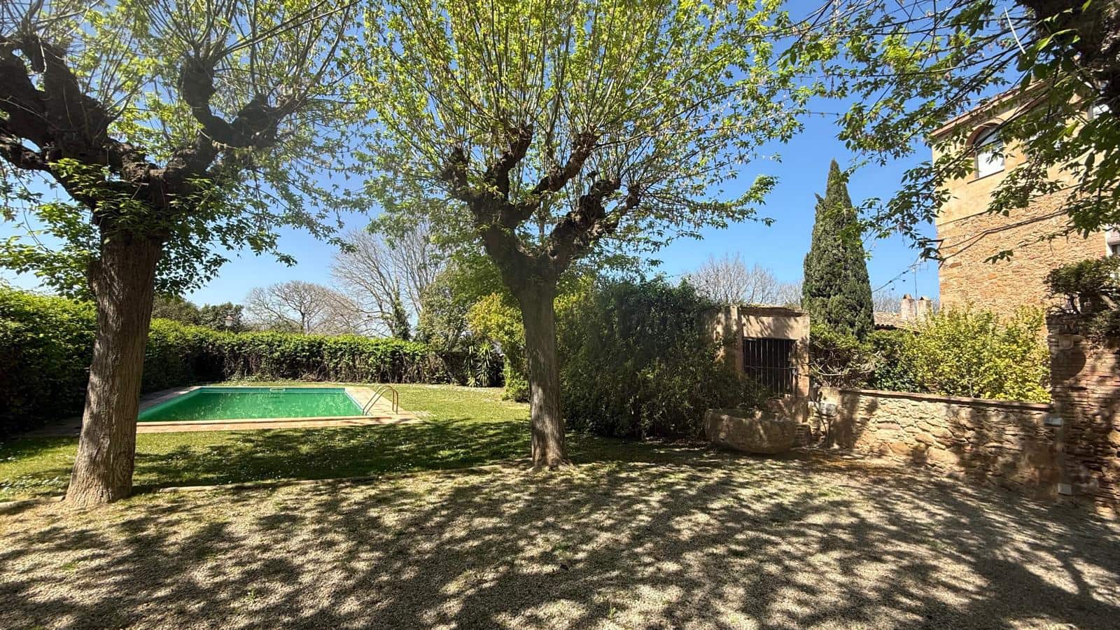 9 soveværelse Finca/Landehus til salg i Forallac med swimmingpool garage - € 2.650.000 (Ref: 9852213)