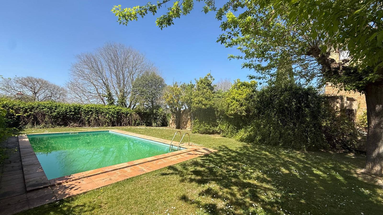 9 soveværelse Finca/Landehus til salg i Forallac med swimmingpool garage - € 2.650.000 (Ref: 9852213)