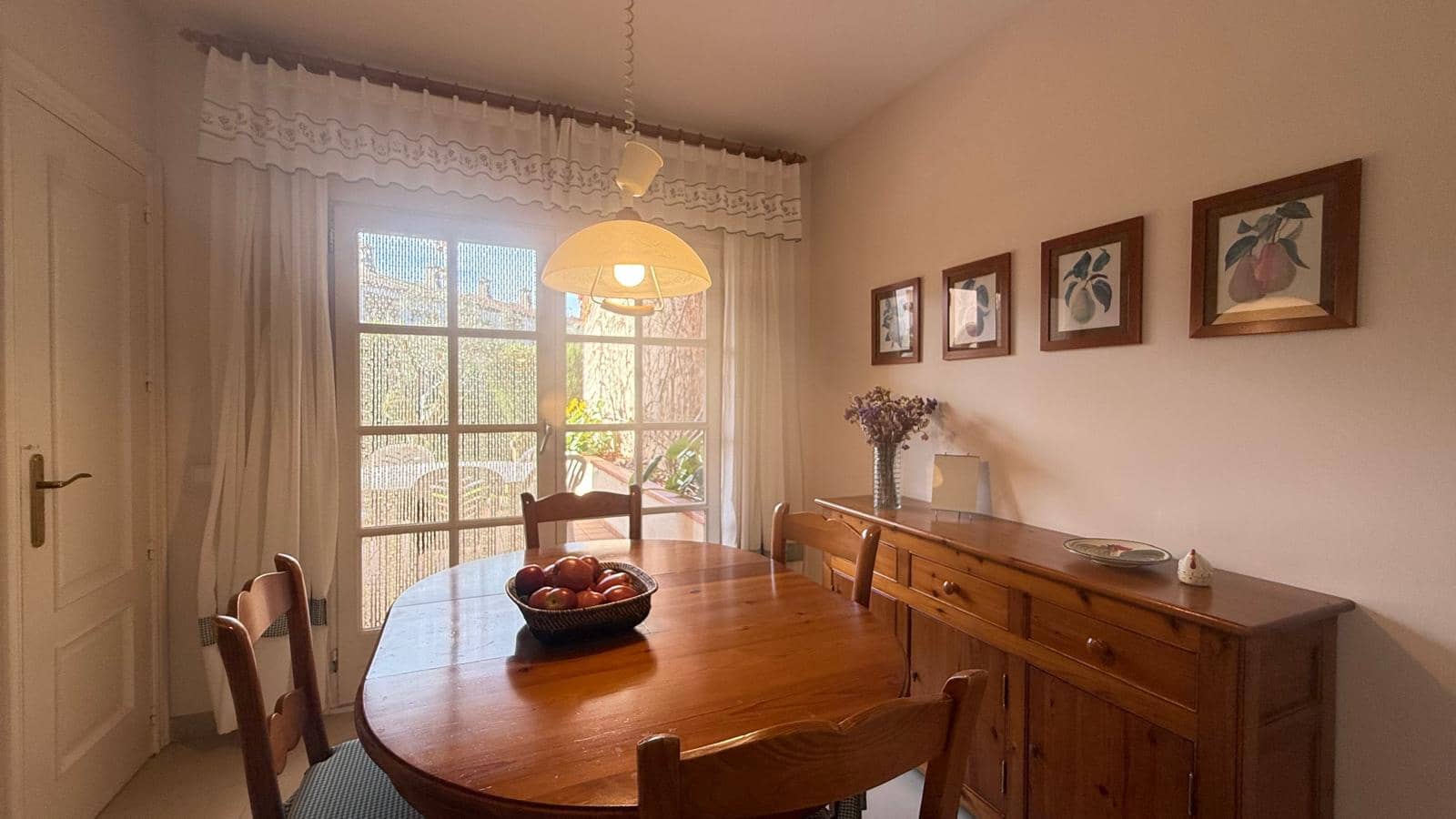 Pareado de 4 habitaciones en Palafrugell en venta - 528.000 € (Ref: 9852216)
