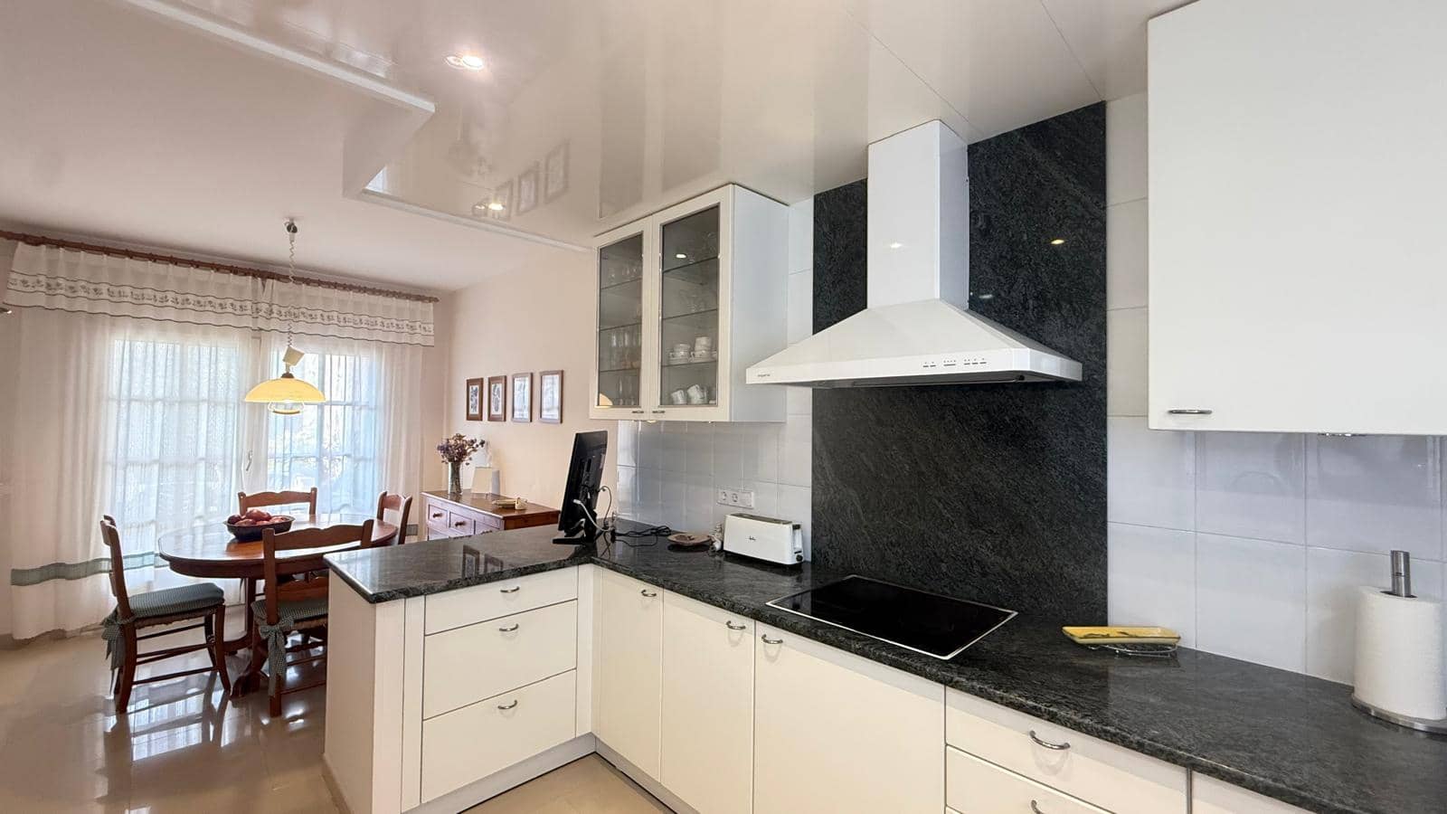 Pareado de 4 habitaciones en Palafrugell en venta - 528.000 € (Ref: 9852216)
