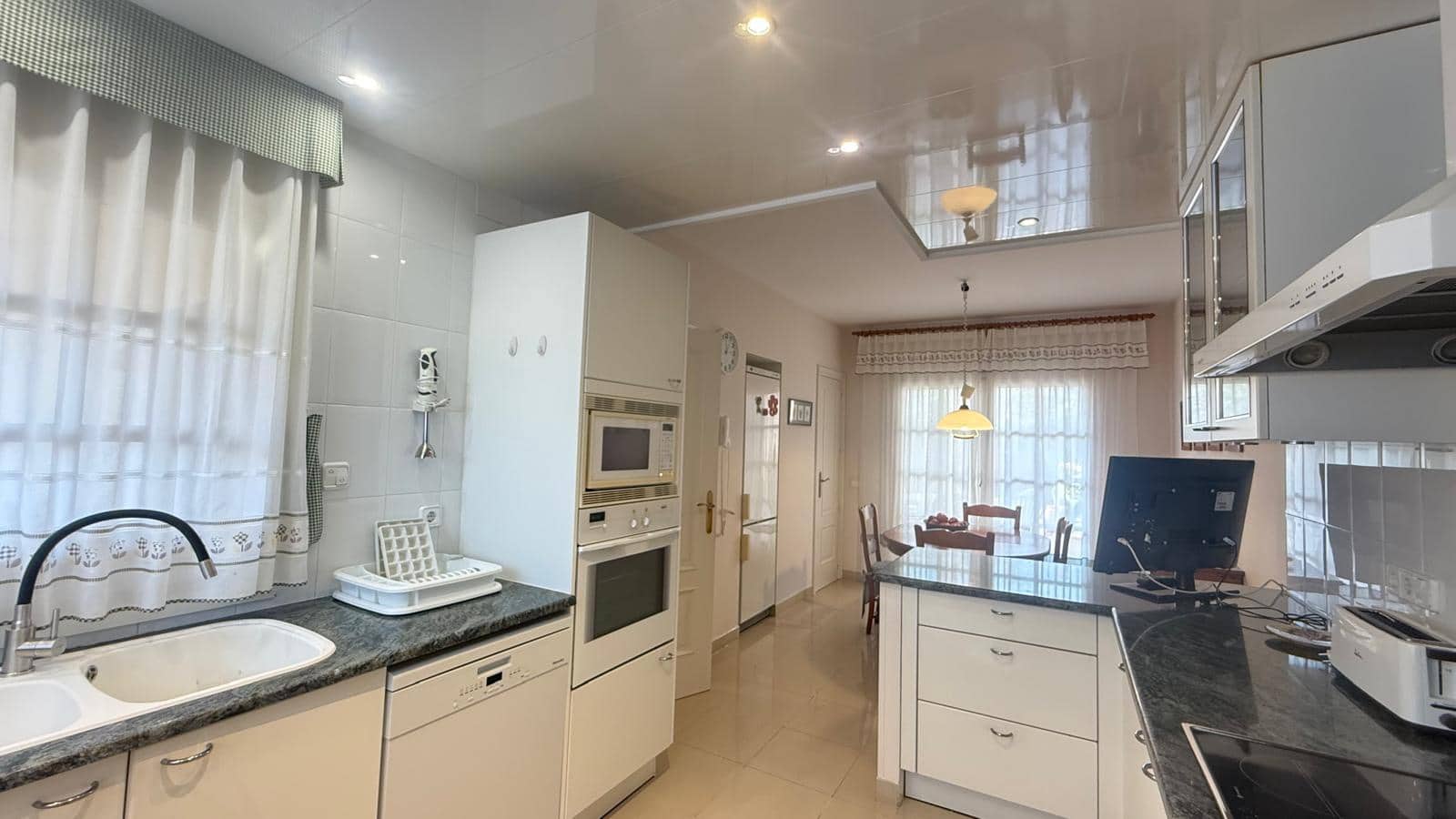 Pareado de 4 habitaciones en Palafrugell en venta - 528.000 € (Ref: 9852216)