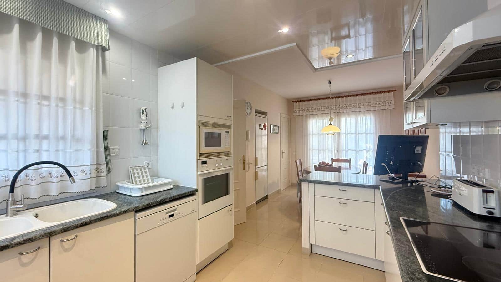 Pareado de 4 habitaciones en Palafrugell en venta - 528.000 € (Ref: 9852216)