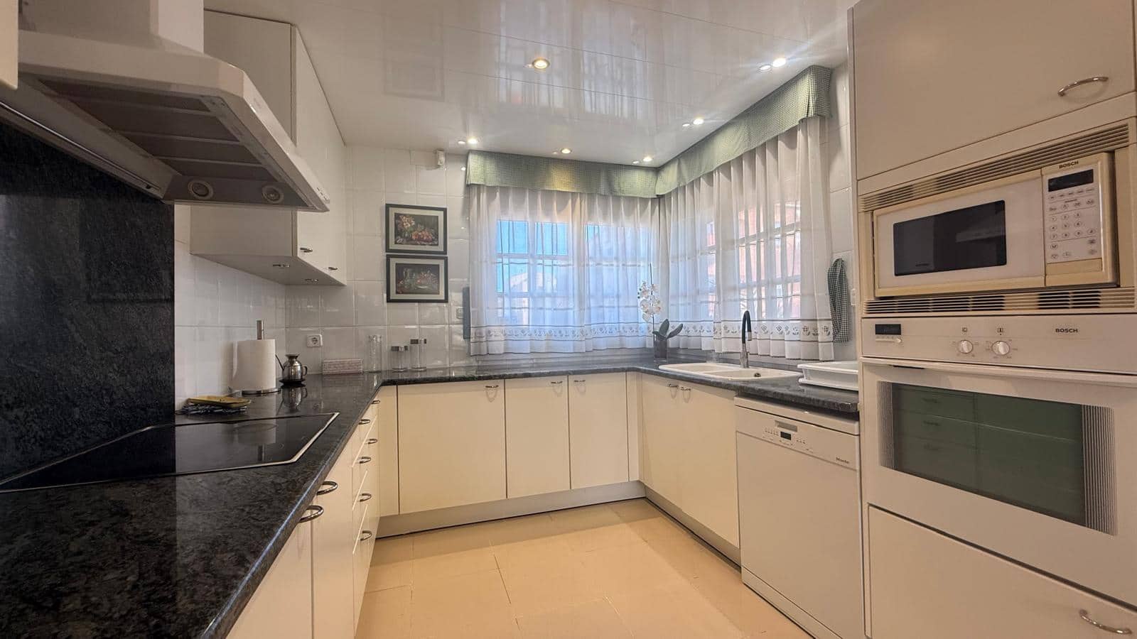 Pareado de 4 habitaciones en Palafrugell en venta - 528.000 € (Ref: 9852216)
