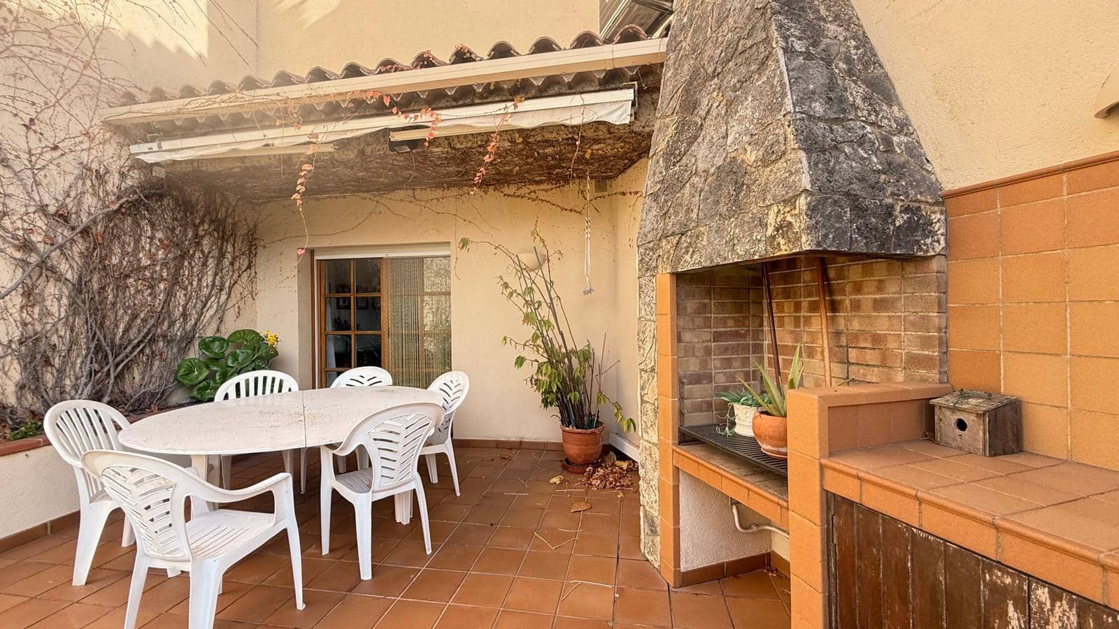 Pareado de 4 habitaciones en Palafrugell en venta - 528.000 € (Ref: 9852216)