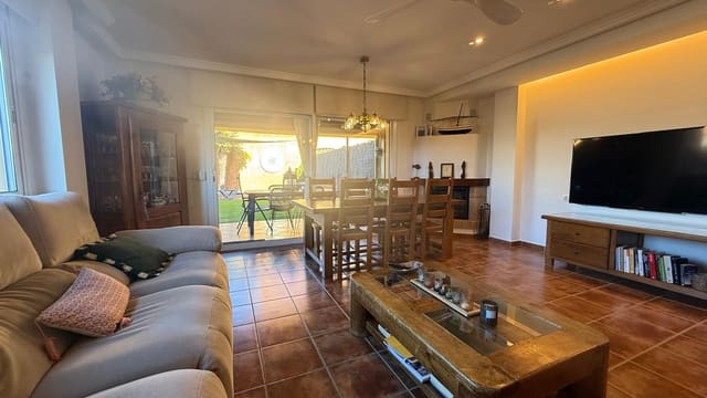 Pareado de 4 habitaciones en Palafrugell en venta con piscina garaje - 580.000 € (Ref: 9852217)