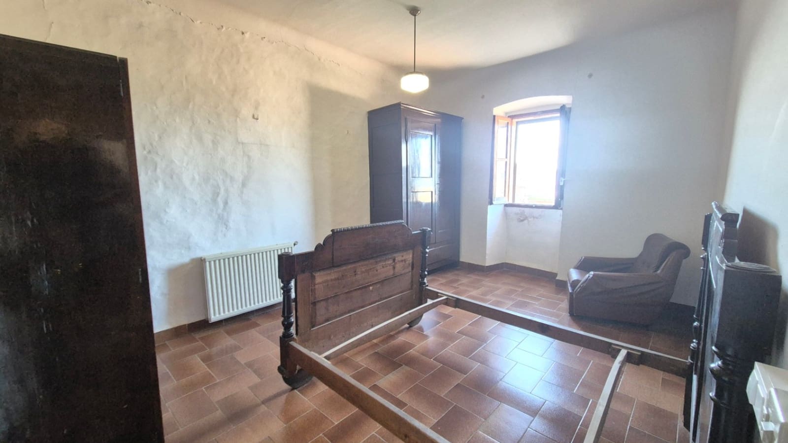 5 soveværelse Byhus til salg i Jafre - € 565.000 (Ref: 9852219)