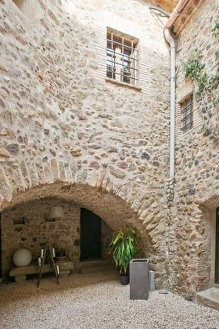 6 soveværelse Finca/Landehus til salg i Corçà med swimmingpool garage - € 3.200.000 (Ref: 9852224)