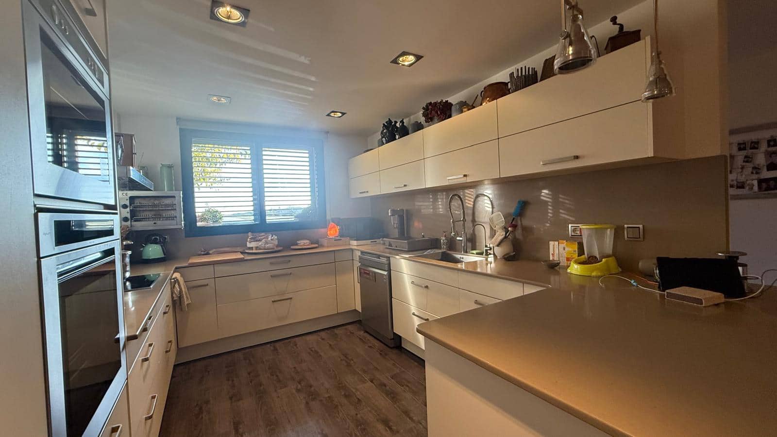 4 soveværelse Byhus til salg i Pals med garage - € 645.000 (Ref: 9852227)