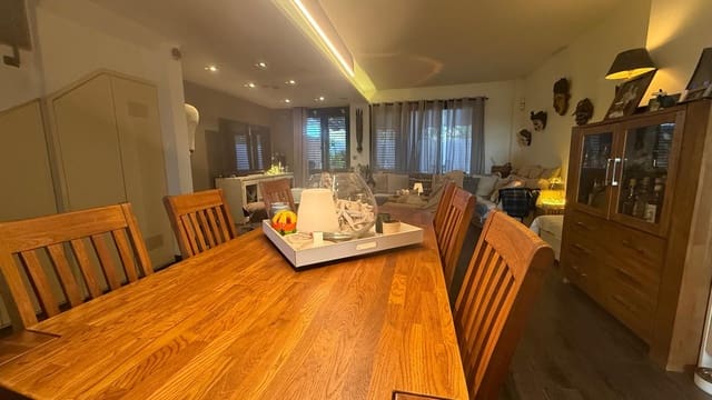 4 soveværelse Byhus til salg i Pals med garage - € 645.000 (Ref: 9852227)