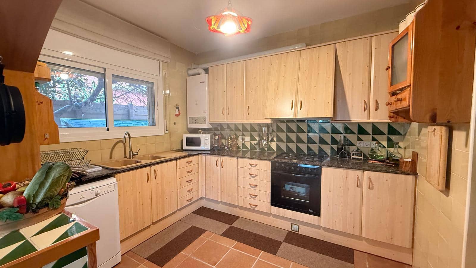 4 bedroom Villa for sale in Begur with pool garage - € 580,000 (Ref: 9852237)